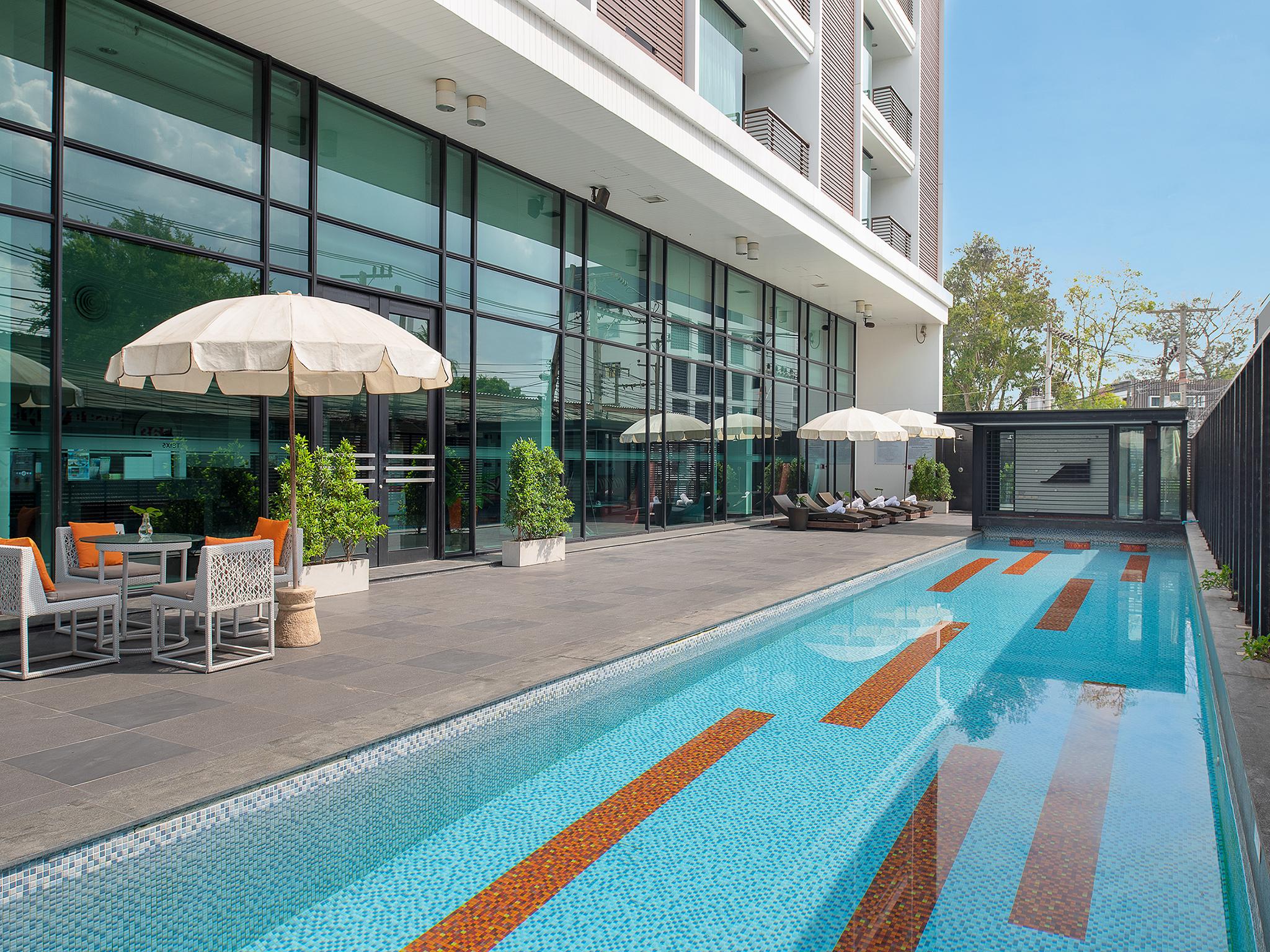 Tsix5 Hotel Паттая Екстер'єр фото