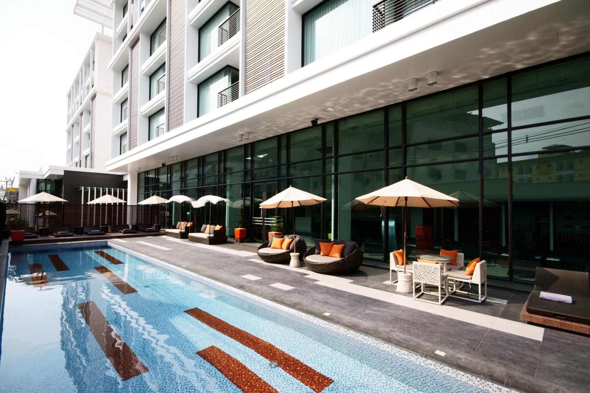 Tsix5 Hotel Паттая Екстер'єр фото