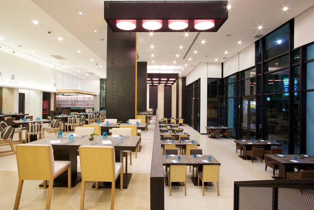 Tsix5 Hotel Паттая Екстер'єр фото