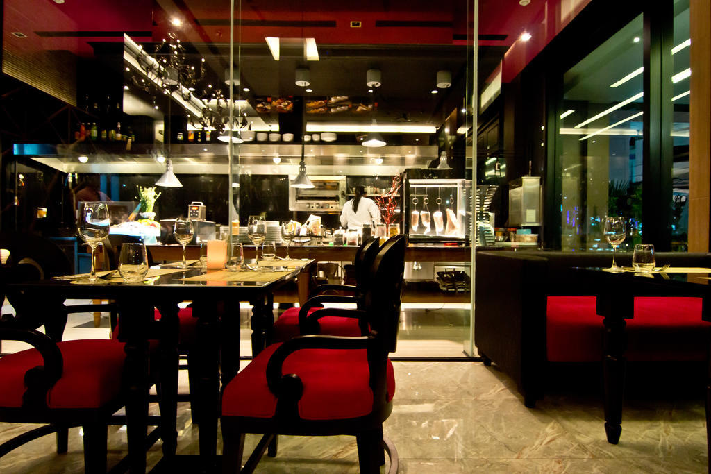 Tsix5 Hotel Паттая Екстер'єр фото