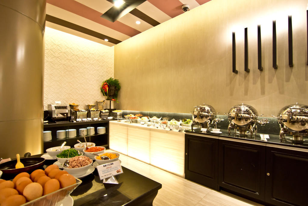 Tsix5 Hotel Паттая Екстер'єр фото